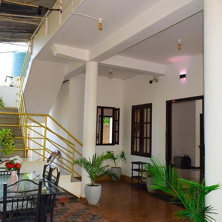 White Villa Hotel Trincomalee Extérieur photo