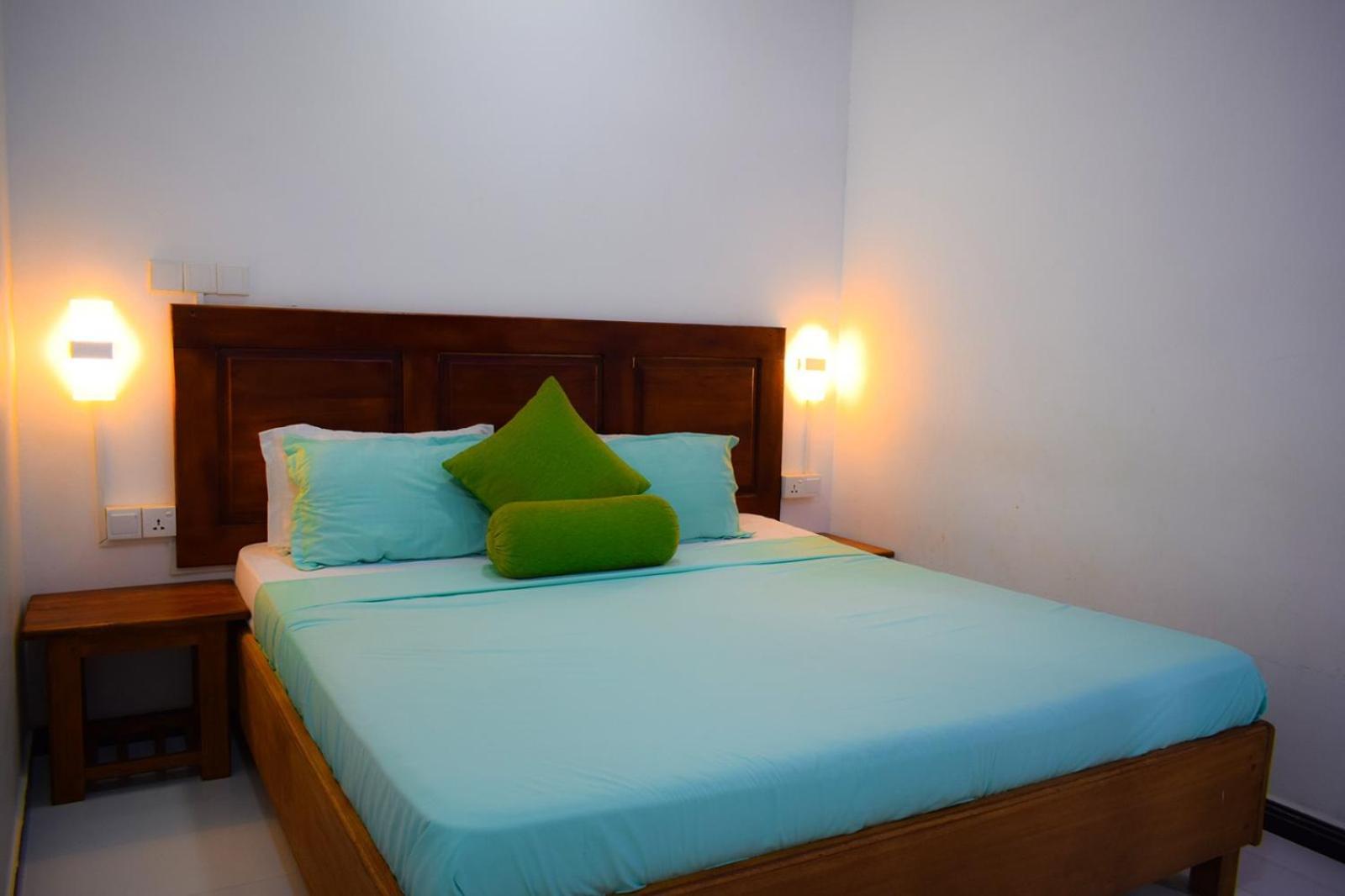 White Villa Hotel Trincomalee Extérieur photo